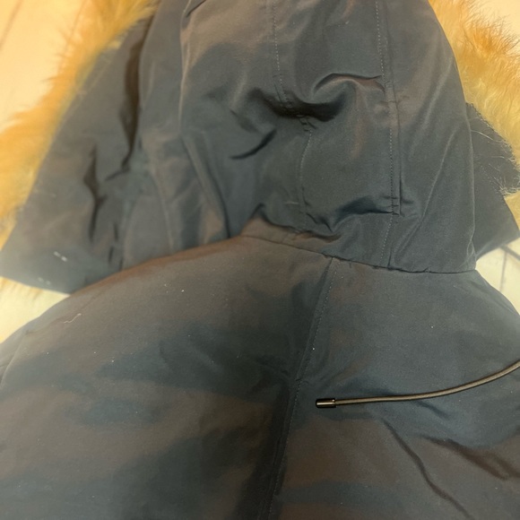 Essential san Edelman jacket! adjustable hood with ultra soft lining! - Picture 7 of 10